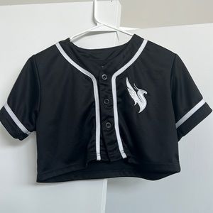 New without tags illenium cropped jersey size small